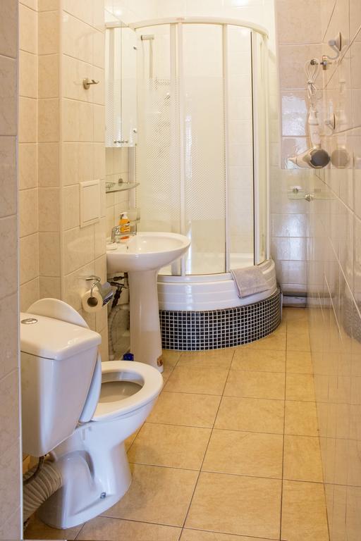 Kyiv Apartment In The City Center On Turgenevskaya Street Extérieur photo