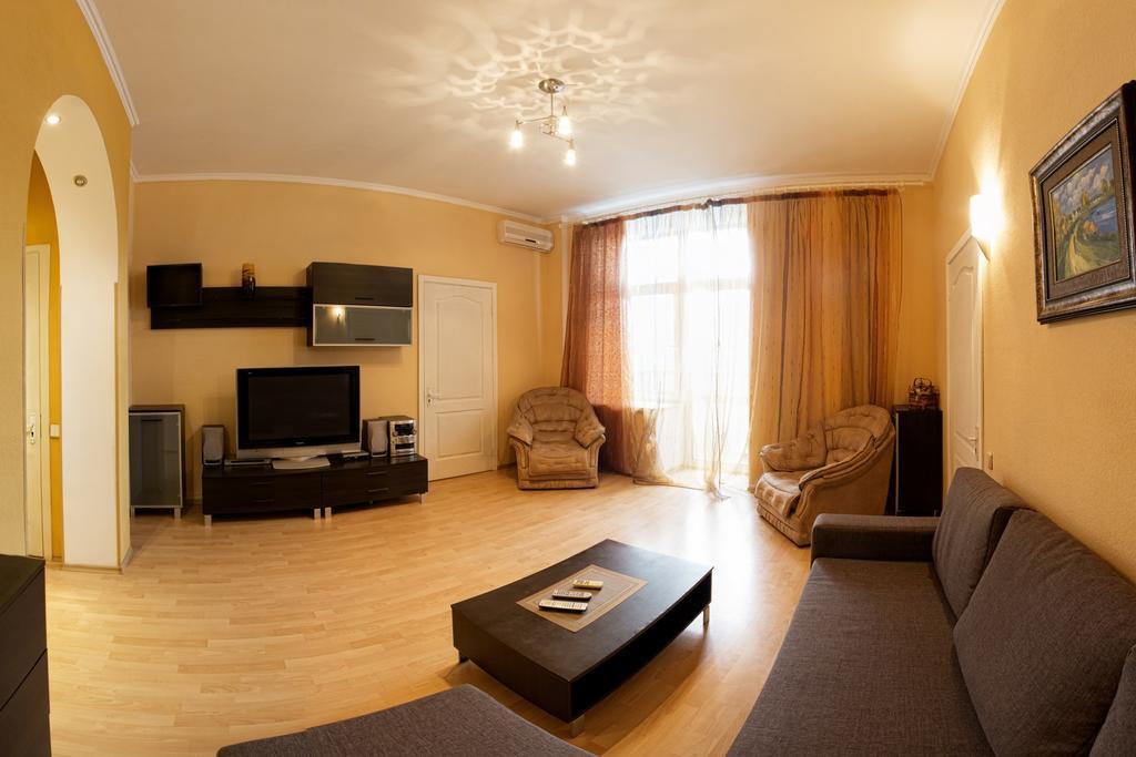 Kyiv Apartment In The City Center On Turgenevskaya Street Extérieur photo